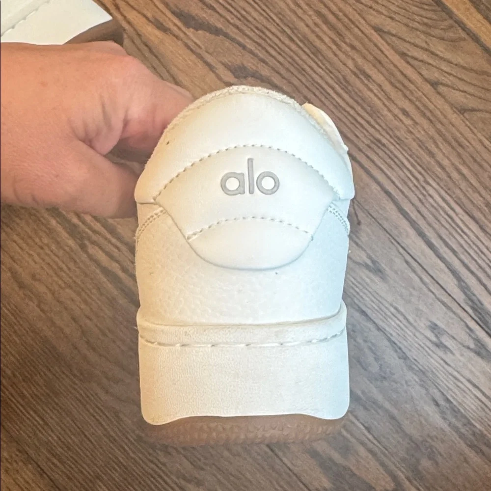 ALO Yoga White Women's Sneakers - Picture 4 of 7